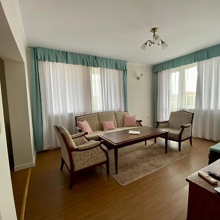 Wild Cherry Apartments Saints Constantine and Helena Bagian luar foto