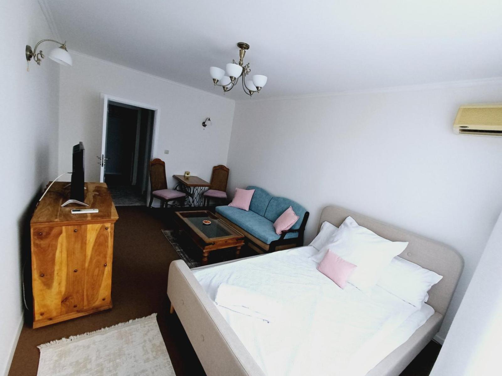 Wild Cherry Apartments Saints Constantine and Helena Bagian luar foto